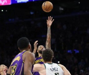 库里附体完爆利拉德！拉塞尔轰44分+9三分拯救湖人