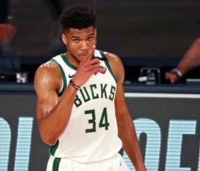 乐鱼体育官网-字母哥看齐热火版詹皇！试验低位做轴不在意常规赛