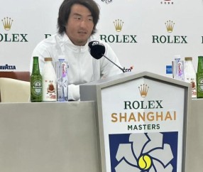 乐鱼-巡回赛首胜来自超级大师赛，小布流泪