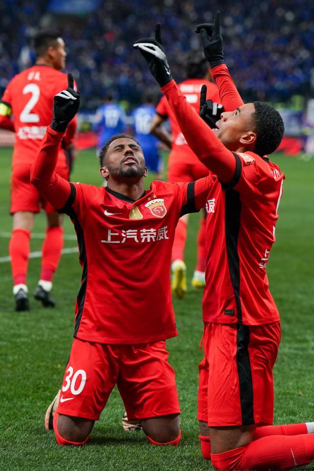 1740190452802035589.jpg (体育)(10)足球——足协超级杯:上海申花夺冠XxjpseC007116_20250208_PEPFN0A001.jpg